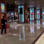 Giappone, sisma danneggia tetto stazione ferroviaria: gronda acqua sui passeggeri