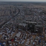 Gaza, a Rafah centinaia di tende per gli sfollati: le immagini dal drone