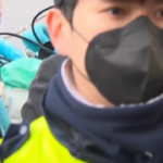 Sud Corea, politico accoltellato portato a Seul in elicottero per operazione d’urgenza