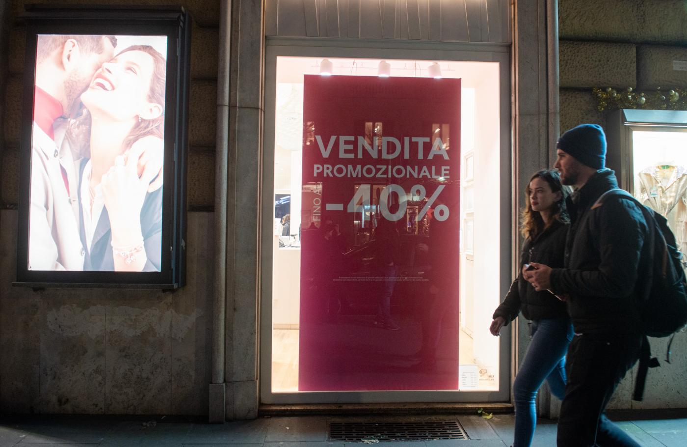 Saldi al via, Confesercenti: budget medio 267 euro a testa