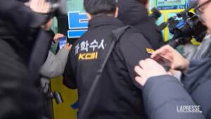 Corea del Sud, perquisita casa dell’attentatore di Lee Jae-Myung