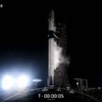 SpaceX, il lancio del razzo Falcon 9