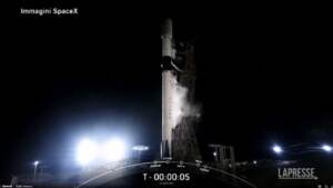 SpaceX, il lancio del razzo Falcon 9