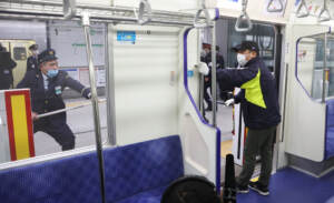Tokyo, 4 persone accoltellate in metro: fermata una donna