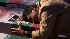 Iran, esplosioni a Kerman: i funerali delle 89 vittime