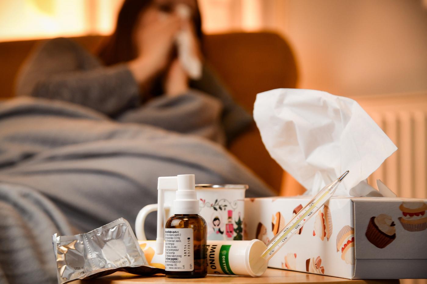 Influenza, la curva continua a scendere