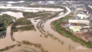 Regno Unito, disastro alluvione nelle Midlands: le immagini dall’alto