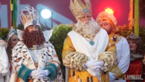 A Barcellona la tradizionale sfilata dei Re Magi