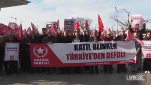 Turchia, protesta contro la visita del segretario Usa Blinken