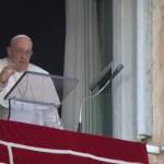 Papa Francesco: “Preghiamo per la pace in tutto il mondo”