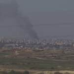 Raid israeliani nella striscia di Gaza: le esplosioni riprese dal confine