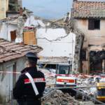 Roma, esplode palazzina: salve 3 persone sotto le macerie