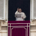 Il Papa battezza 16 bambini nella Cappella Sistina