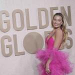 Golden Globe, Margot Robbie in rosa “Barbie”: tutti i look del red carpet