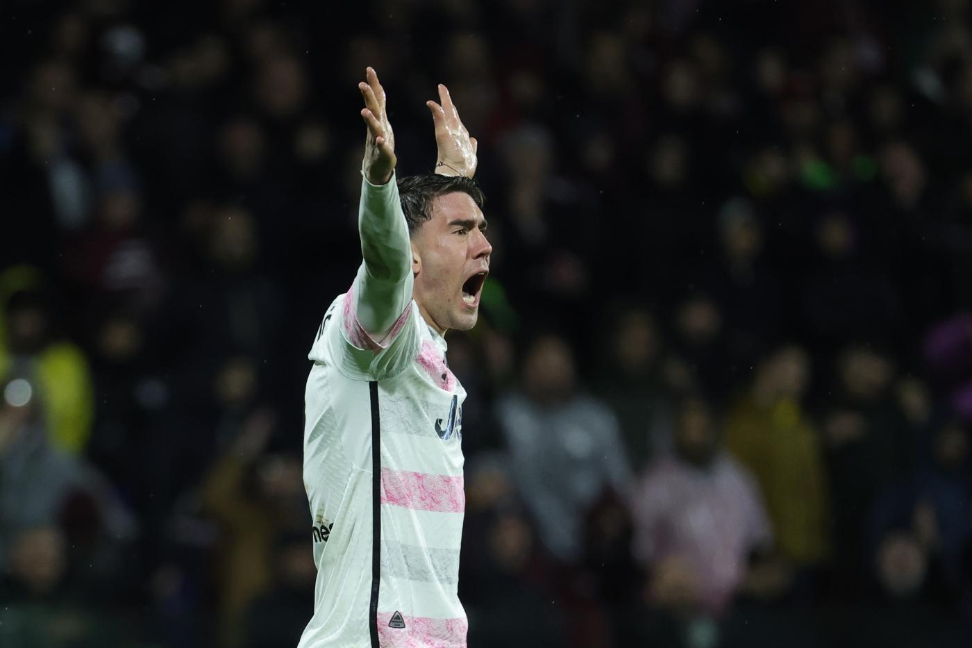 Vlahovic al 91′ stende la Salernitana: la Juventus vince 2-1
