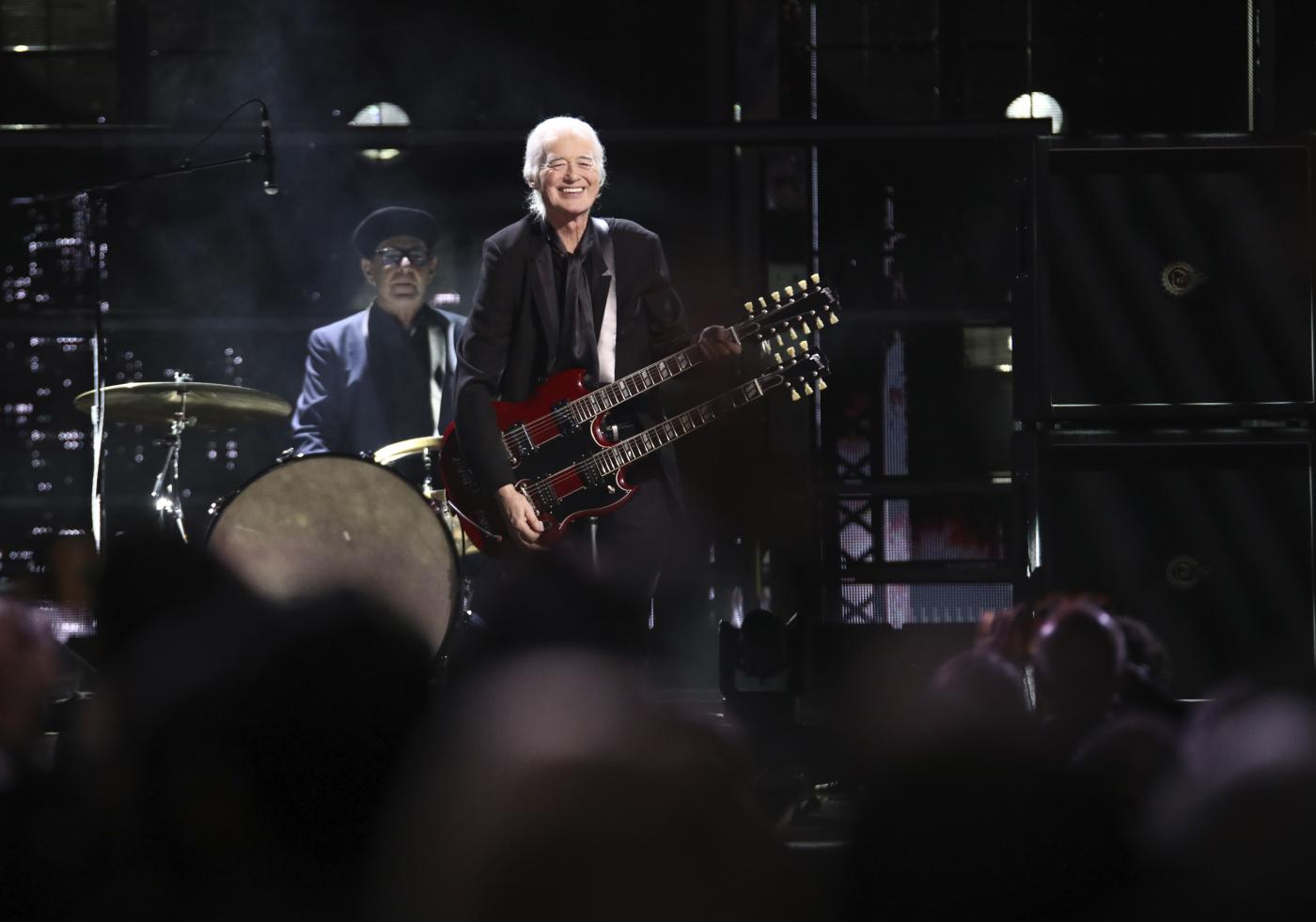 Jimmy Page, compie 80 anni il leggendario chitarrista dei Led Zeppelin