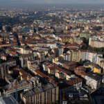 Milano, grattacieli abusivi a Parco Lambro: 6 indagati