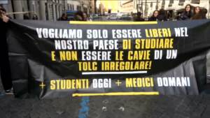 Test medicina, manifestazione a Roma contro numero chiuso