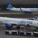 Usa, trovati bulloni allentati su portellone Boeing 737 Max 9 della United Airlines