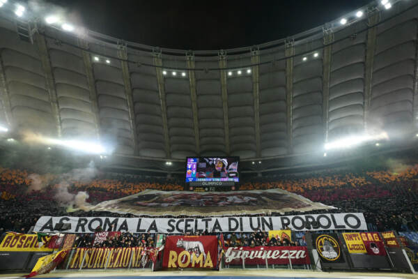 Coppa Italia, tifoso romanista accoltellato in un pub dopo il derby