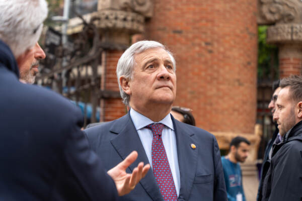 Israele, Tajani: “Colpita la popolazione a Gaza ma il genocidio è un’altra cosa”