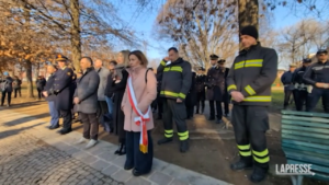 Milano, protesta dei ‘ghisa’ durante commemorazione vigile Savarino