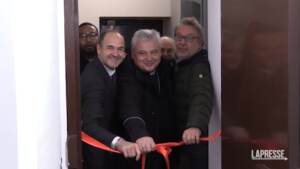 Napoli, inaugurata la ‘Lavanderia di Papa Francesco’