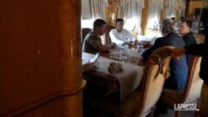 Ucraina, Sunak incontra gli ufficiali militari sul treno per Kiev