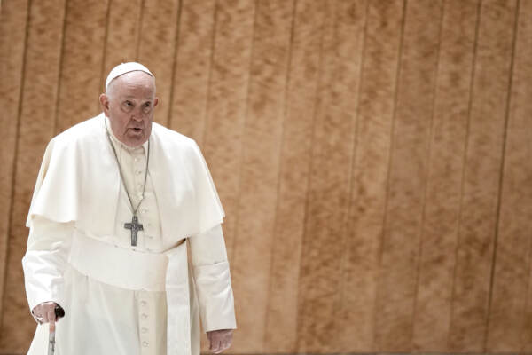 Papa Francesco durante l'udienza generale del mercoledì nell'Aula Paolo VI in Vaticano