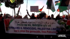 Roma, migliaia in corteo a sostegno del popolo palestinese