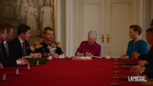 Danimarca, la regina Margrethe II firma la sua storica abdicazione