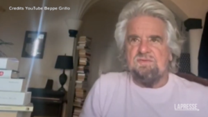 Beppe Grillo: “La Chiesa Cattolica è in crisi, il Papa in tv fa riflettere”