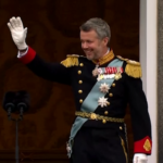 Re Frederik X sale al trono danese dopo l’abdicazione della madre
