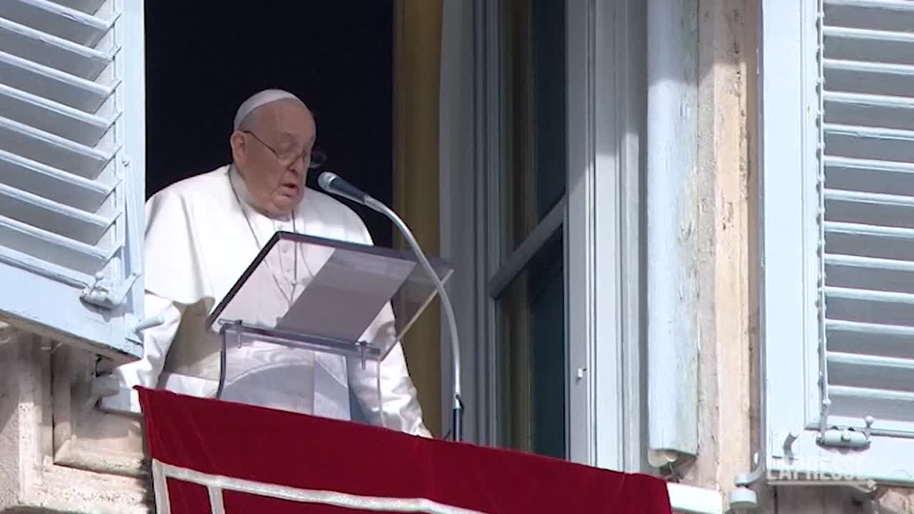 VIDEO Papa Francesco: "La guerra è un crimine contro l'umanità"