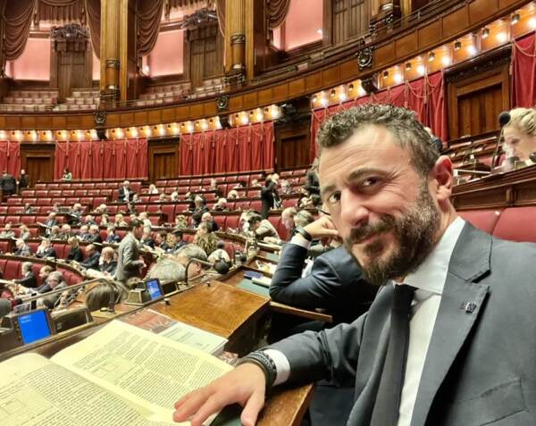 Caso Pozzolo, Renzi: “Delmastro deve dirci la verità”