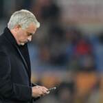 José Mourinho, la notizia dell’esonero fa il giro del mondo