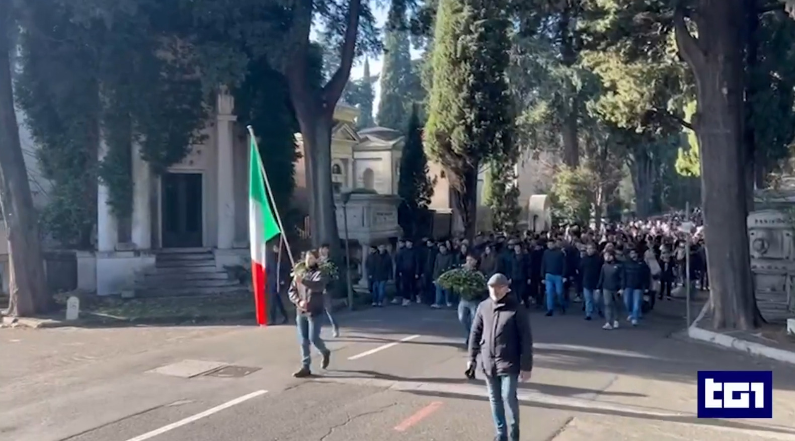 Rai, polemica per il servizio del Tg1 sui giovani di FdI: il Pd all’attacco