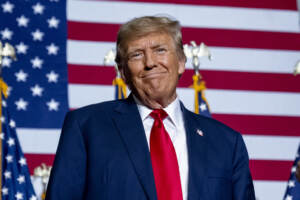 Usa, Donald Trump vince i caucus in Iowa