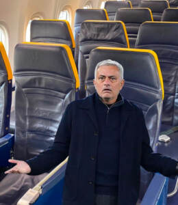 José Mourinho, l’ironia di Ryanair su X: “Imbarco immediato”