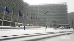 Belgio, Bruxelles sotto una coltre di neve