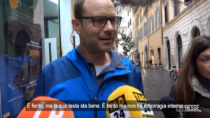 Roma, padre bambino caduto da finestra b&b: “È ferito ma sta bene”