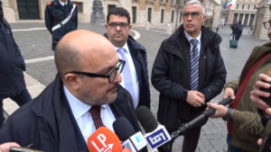 Ecovandali, Sangiuliano: “Chi danneggia un monumento colpisce anche l’ambiente stesso”