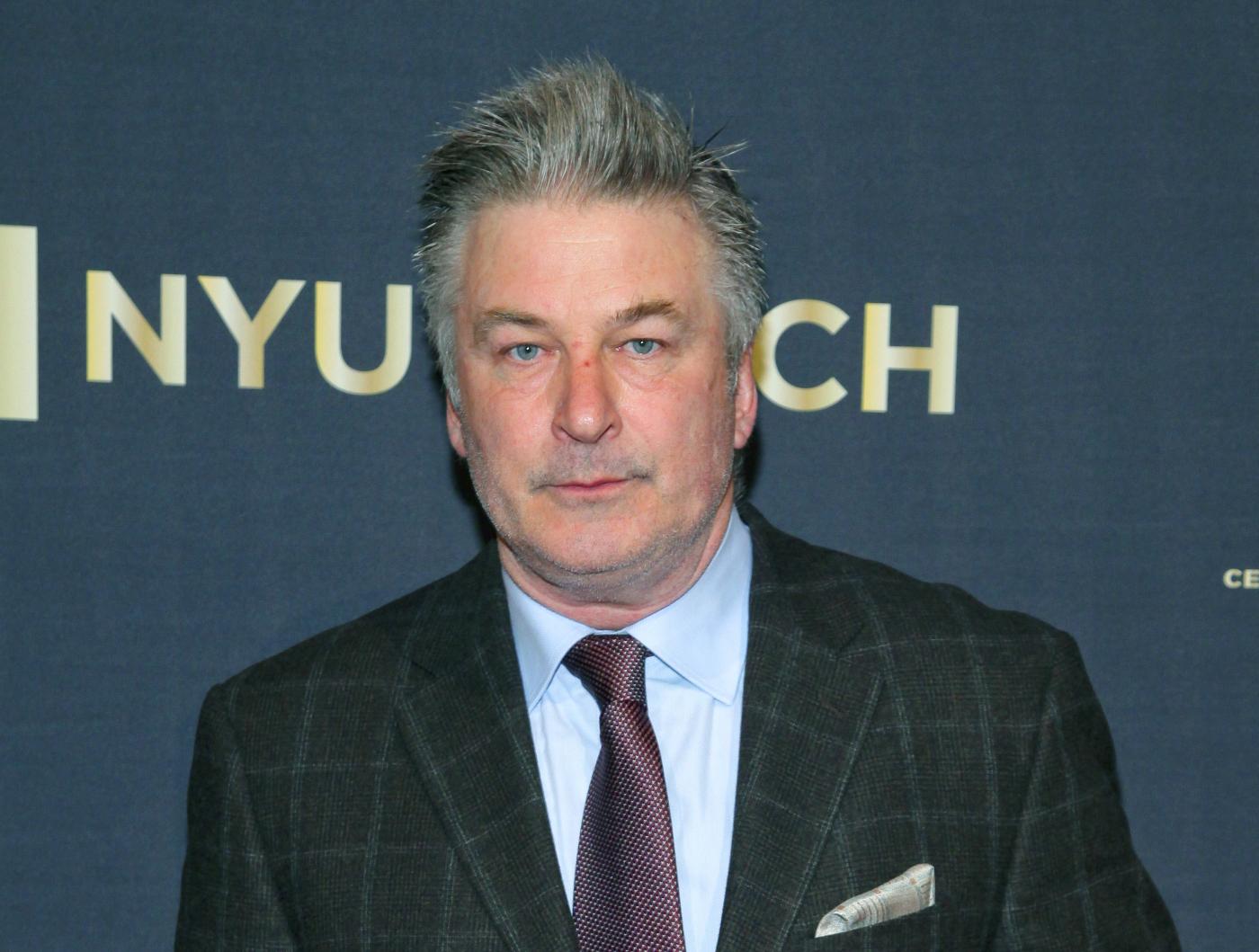 Alec Baldwin rinviato a giudizio per uccisione sul set nel 2021