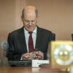 Germania, allarme Scholz: “Estremisti destra attaccano democrazia”
