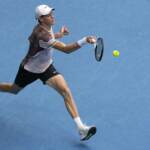 Australian Open: Sinner batte Baez e vola agli ottavi, Cobolli eliminato