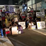 Israele, manifestanti bloccano autostrada di Tel Aviv per chiedere rilascio ostaggi