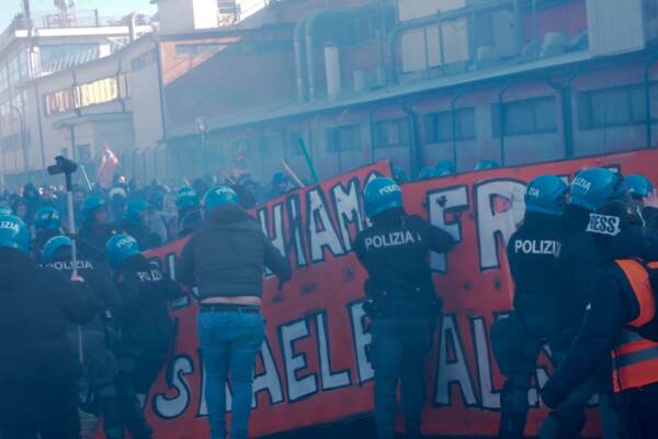 Vicenza, scontri a corteo contro presenza Israele in fiera