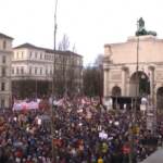 Monaco di Baviera, 200mila in piazza contro estrema destra: corteo annullato per troppa folla