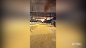 Russia, fiamme in terminal gas vicino San Pietroburgo