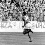 Gigi Riva, da Lippi a Buffon, passando per Zola, Spalletti, Ranieri e Cannavaro: il calcio piange ‘Rombo di tuono’